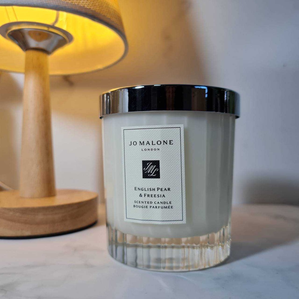 jo-malone-london-english-pear-freesia-home-candle-fluted-glass