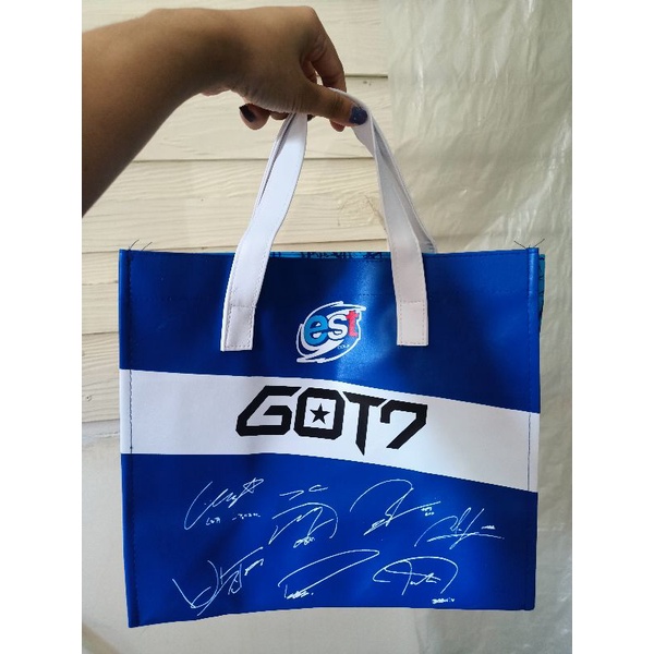 กระเป๋า est cola  GOT7 พร้อมลายเซ็น