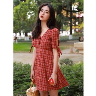 ❤Korean Red Scott dress❤ งานนำเข้า เดรสสีแดงลายสก็อต กระดุมหัวใจ แขนตุ๊กตาผูกโบว์น่ารักๆ