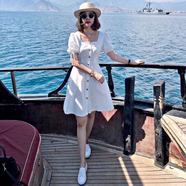 Minidress ส่งต่อจาก yqkoreanshop - เดรสกระดุมหน้าแขนตุ๊กตา