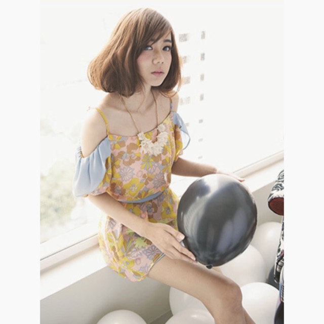 Blooming tapestry -Top Cachet