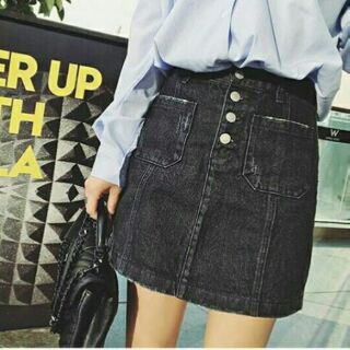 Double pockets denim skirt