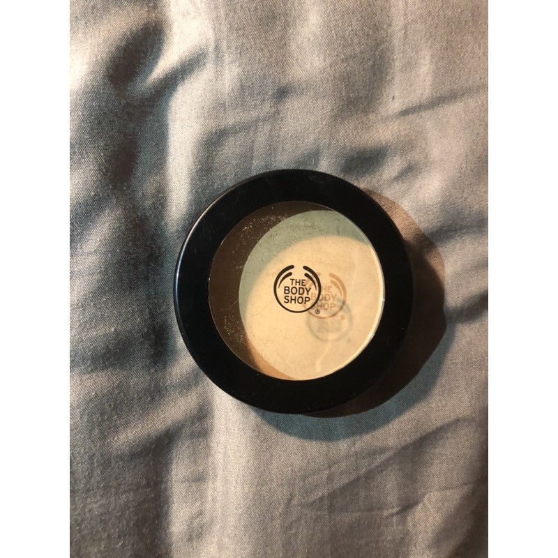 THE BODY SHOP แป้งอัดแข็ง Matte Clay Powder No.34