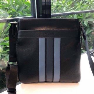 ส่งฟรี‼กระเป๋าผู้ชายสะพายข้าง ❤COACH CHARLES CROSSBODY IN CANVAS WITH VARSITY STRIPE