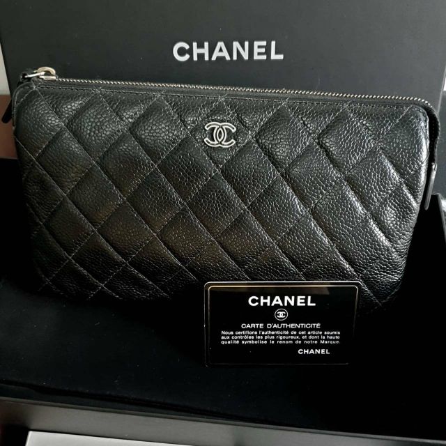 Used Chanel Mini Clutch Black Caviar Holo21