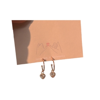 SissyJewelry // ต่างหูเงินแท้ รุ่น drop hoop stud ประดับพลอยหัวใจ drop (rosegold-plated)