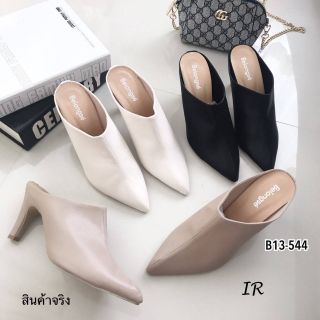 รุ่นที่สาว ๆ ตามหากันจ้าละหวั่น รองเท้าส้นสูงทรงหัวแหลม
