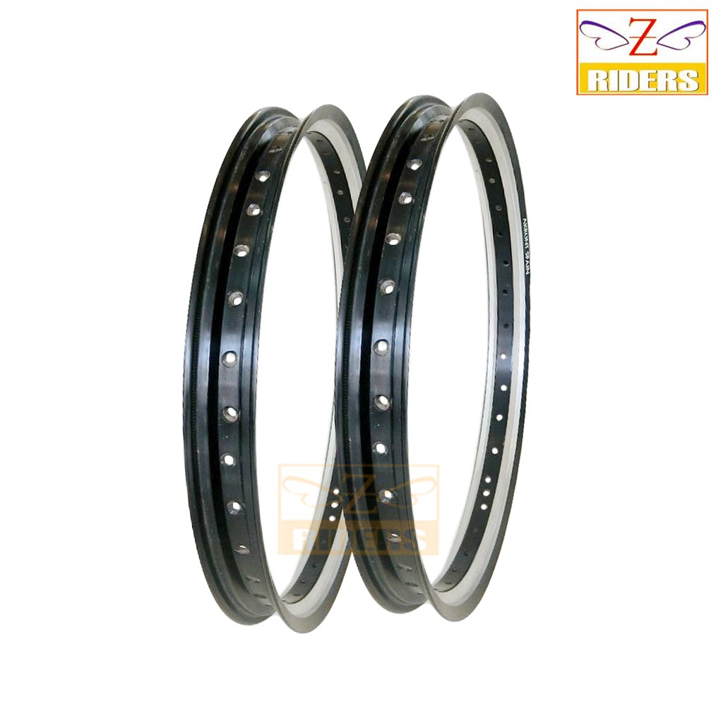 วงล้อ AKRONT SPAIN ทูโทน 1.40-17 สีเงินสลับสีดำ (สินค้าจำหน่ายเป็นคู่)