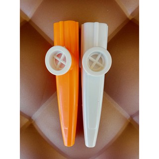 คาซู่ kazoo เครื่องดนตรีเเบบเป่า คละสี