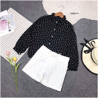 MM13858 Set 2 ชิ้น เสื้อเชิ้ตชีฟองลายจุด + กางเกงขาสั้น  Set of 2 pieces. Chiffon polka dot shirt + shorts.