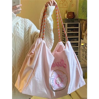 พร้อมส่ง!!!!!! Doughnut bag ใบนี้เหมาะเป็นกระเป๋าใช้เดินทางทริปเล็กๆ ใส่เสื้อผ้ารองเท้าสำหรับเข้ายิมก็น่ารัก มีให้เลือก2