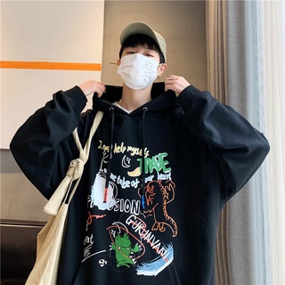 (ราคาถูกที่สุด) เสื้อฮู้ดกันหนาว เสื้อแจ็คเก็ตกีฬาผู้ชาย เสื้อสวมหัวพิมพ์กราฟฟิตี้ โอเวอร์ไซส์ พลัสกำมะหยี่ เสื้อคลุมคู่รัก
