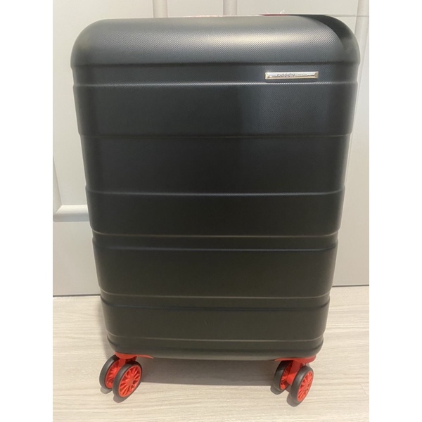 Caggioniกระเป๋าเดินทาง สีดำแดง ขนาด 20 นิ้ว ล้อหมุนได้ 360 องศา ขอบใหม่100% ป้ายห้อย ถุงพลาสติกคลุม กล่องครบ