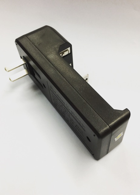 ถ่านชาร์จ16340 3.7V 1800mAh UltraFire 2ก้อน พร้อมแท่งชาร์จ1อัน