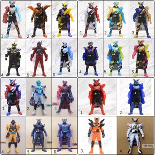 ซอฟท์ไรเดอร์ Masked Rider Build - Soft Vinyl 6.5” by Bandai