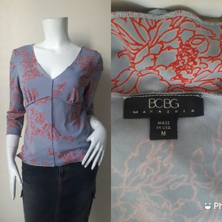 BCBG เสื้อเผู้หญิง ผ้ายืด สีเทา ลายดอก Size  M  รอบอก 36 นิ้วค่ะ