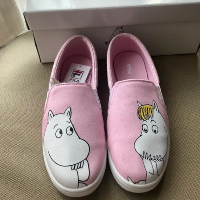 รองเท้า slip on Moomin