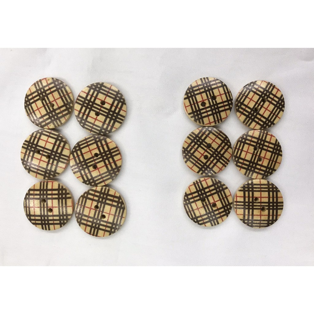 กระดุมไม้ แฟนซี กระดุมลายสก๊อต ใส่สูท ลายBurberry ลายเบอร์เบอรี่ ขนาด 23 และ 25 มม. ชุดละ 6 เม็ด