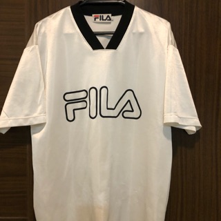 เสื้อ Fila สีขาวผ้ากีฬา ใส่สบาย ขนาด อก22”ยาว 28.5” ไซร้ L ส่งต่อ 650 ส่งฟรี ใส่ได้ทั้งชายหญิง  สภาพ80%