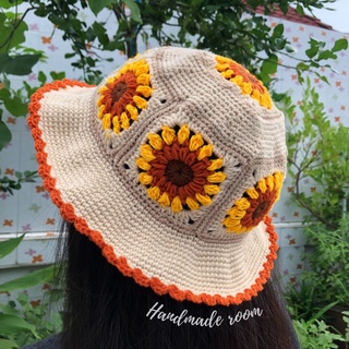 Sunflower buckethat🌻🧡