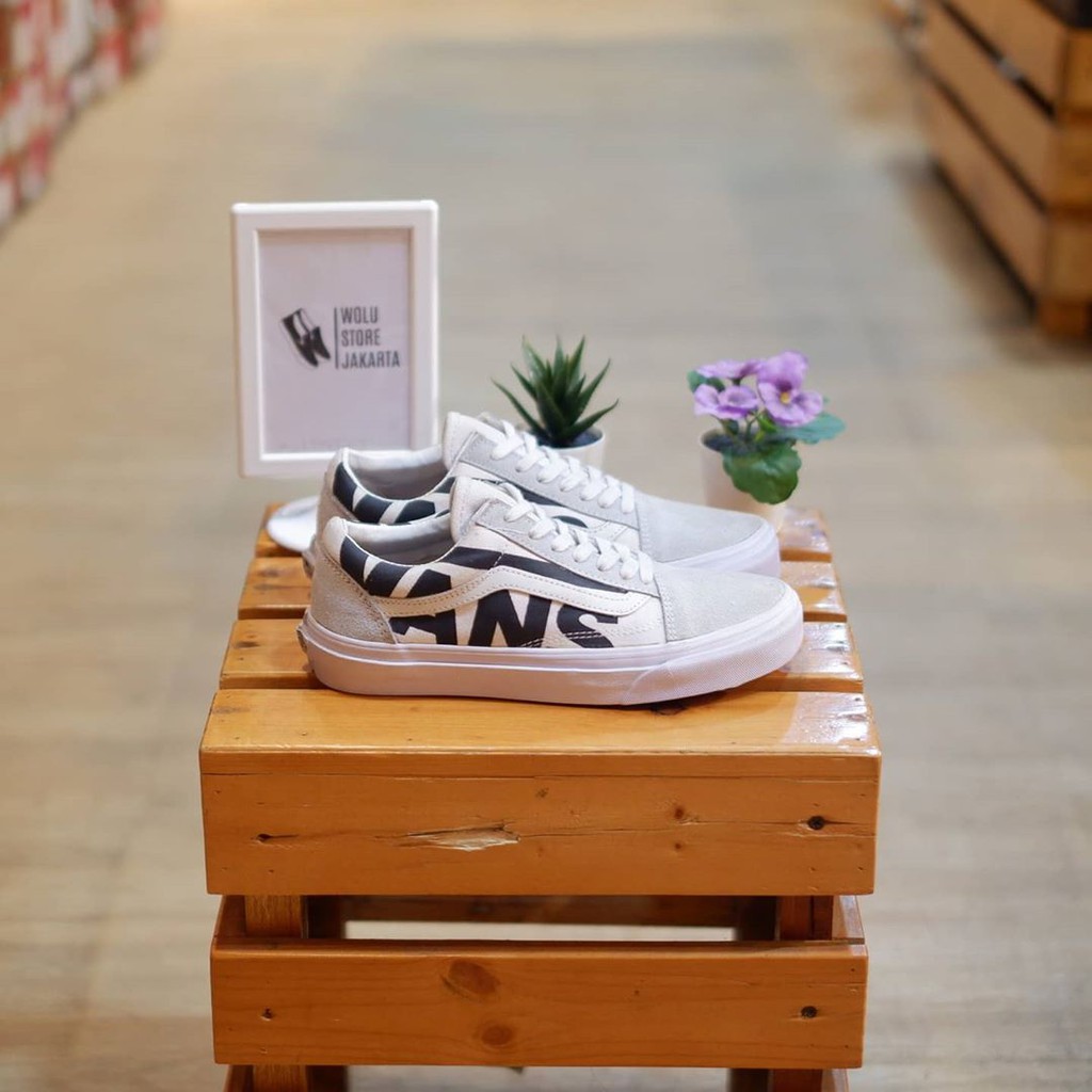Vans OldSkool Side โลโก้ Vans "ทรูไวท์ ดํา"