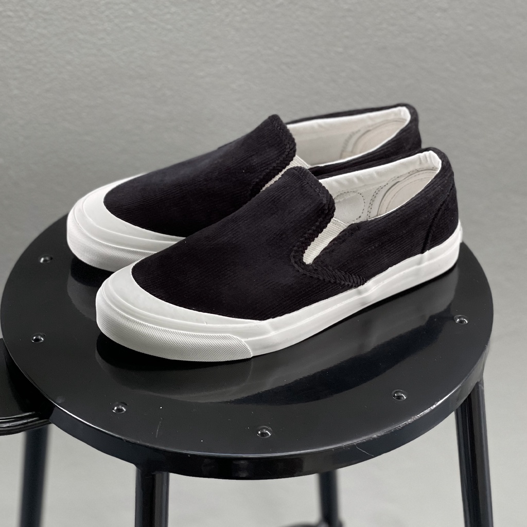 BIKK - รองเท้าผ้าใบ รุ่น "Grow" Corduroy Slip-On Sneakers Size 36-45