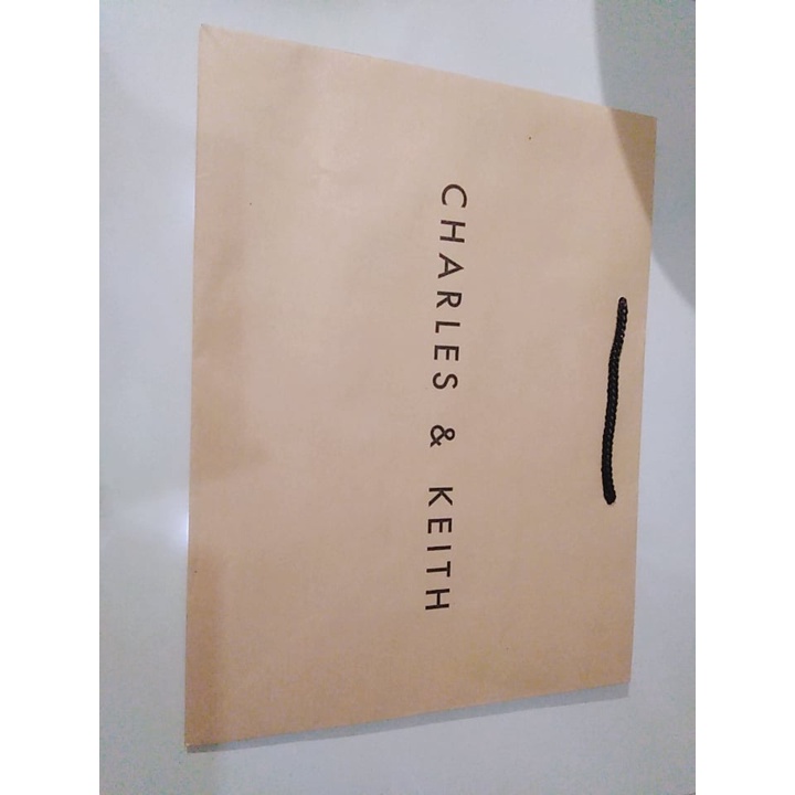 ถุงกระดาษ Charles & Keith CHARLES & KEITH