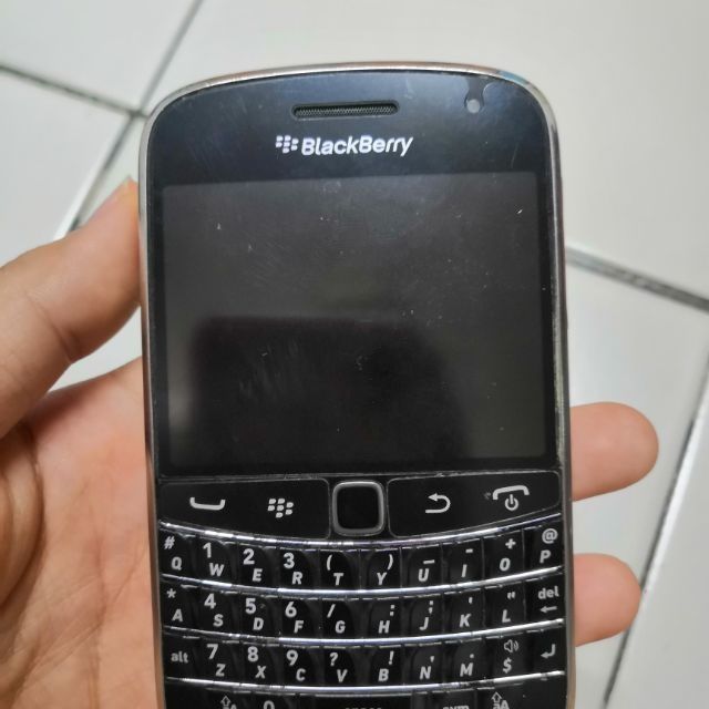 โทรศัพท์มือถือ​ Blackberry bold 9900
