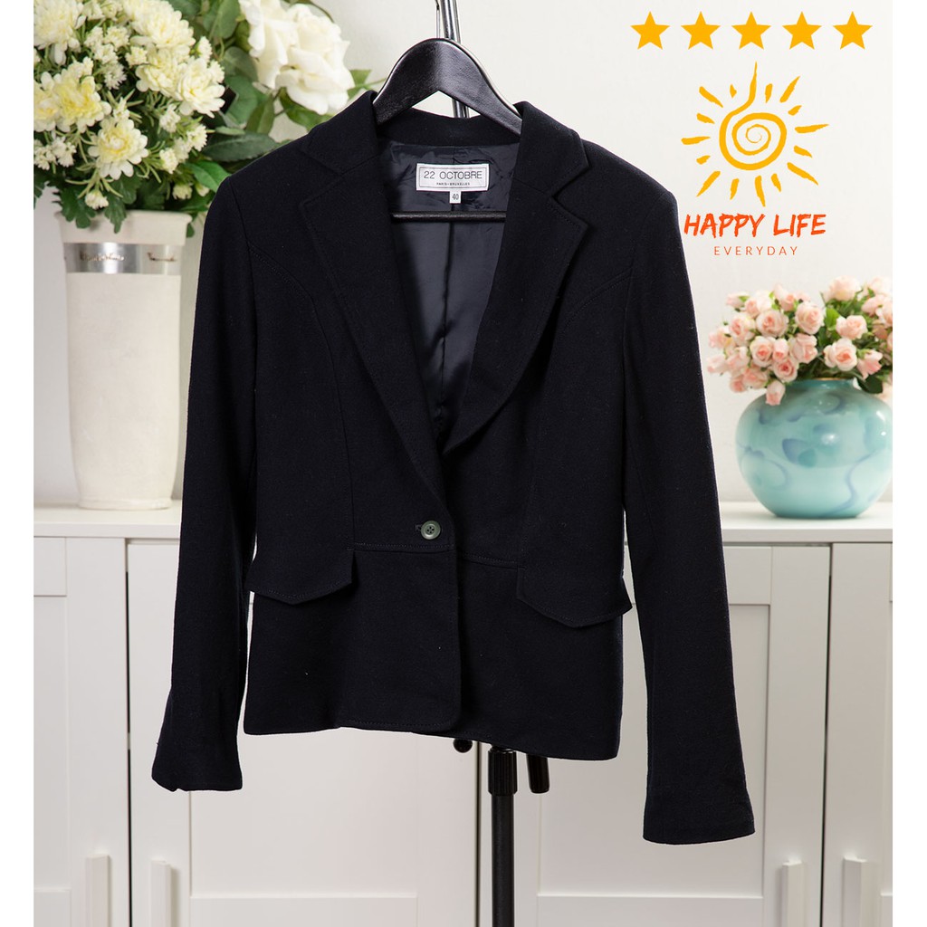 22 OCTOBER เสื้อสูท มือสอง สีดำ มีกระเป๋าด้านหน้าซ้ายขวาใช้งานได้จริง ซับในทั้งตัว สภาพดี สไลด์รูปดู