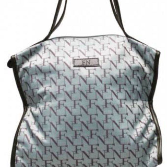 กระเป๋า flynow แท้ มือสอง