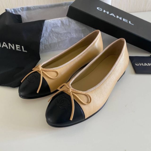 รองเท้าหุ้มส้น Chanel​