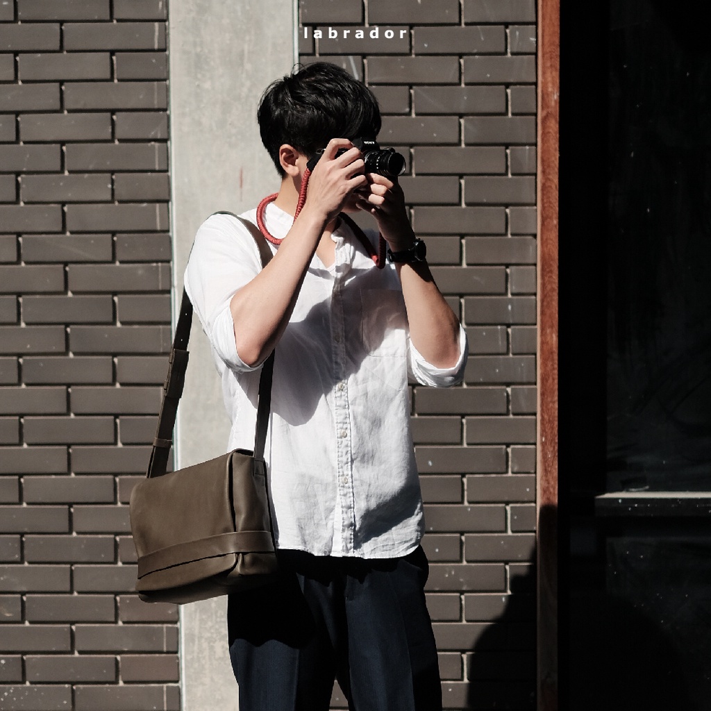 labrador WISE bag M#1 กระเป๋าสะพายไหล่หนังแท้ (LAA099)