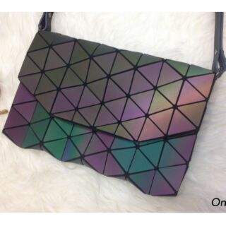 กระเป๋าทรง Issey miyake รุ่น piramide