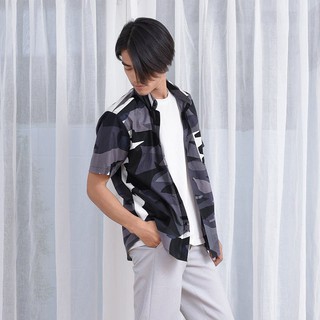 Mr.709 เสื้อเชิ้ตผู้ชายแขนสั้น ลาย Abstract Greyscale สีเทา