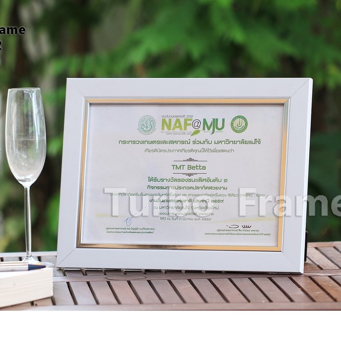 กรอบรูปสีขาวขอบเงิน สีเงิน สีทอง สวยหรู เหมาะเป็นของขวัญ ของชำร่วย ใส่ใบประกาศนียบัตร ภาพ A4,8x12"8x