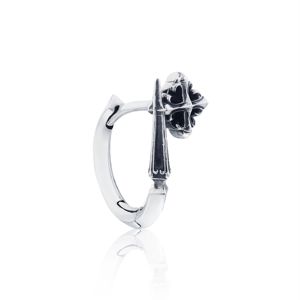 AKE AKE Rituals Cross Spear Huggie Earring ต่างหูห่วงเงินแท้ 925 ลงดำขับลาย จำหน่ายต่อชิ้น/ข้าง