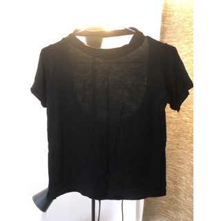 เสื้อยืดเว้าหลัง ยาวปิดสะดือ ผ้าเรยอน สภาพดีมากไม่มีขุยไม่มีตำหนิ ให้ลุคเซ็กซี่ ใส่แล้วหุ่นดีผอมแน่นอน