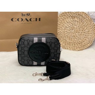 Coach Dempsey Camera Bag In Signature Jacquard With Stripe And Coach Patch (ดำ)