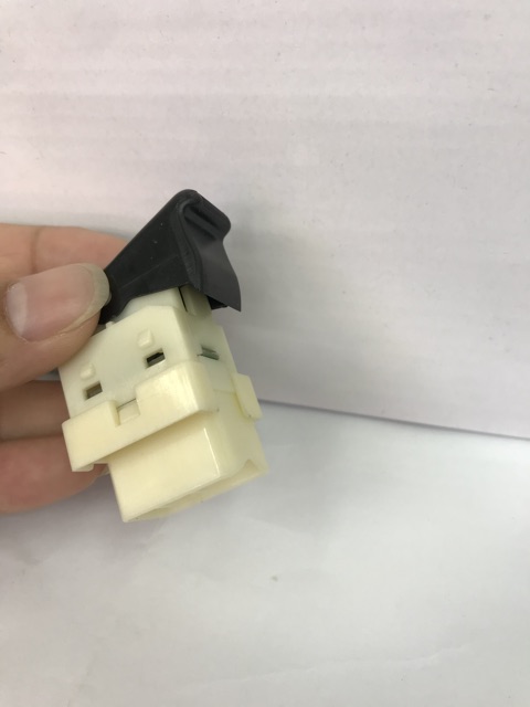 สวิตช์กระจกไฟฟ้าปุ่มปรับกระจกข้างซ้ายสำหรับ Ford Ranger ปี1999-2006(ใส่กับประตูหลังของรุ่น4ประตูได้) - รูปที่ 3