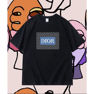 Dio- เสื้อยืดแขนสั้นลําลอง ทรงหลวม แฟชั่นสําหรับผู้ชาย และผู้หญิง