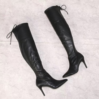 รองเท้าบูทหนังส้นแหลม high heel boots in black