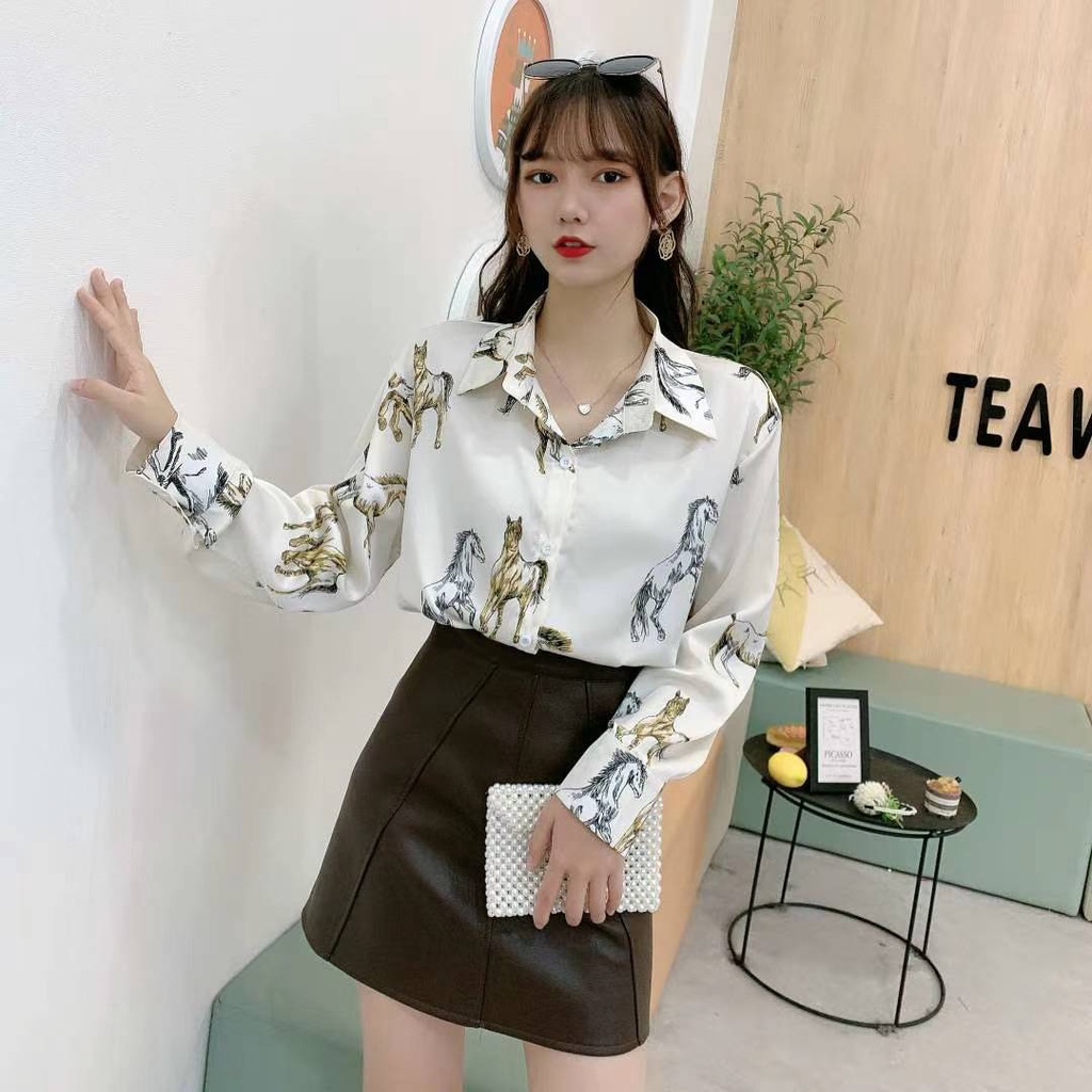 Baju kurung moden Polo เสื้อเบลาส์เสื้อเชิ้ตแขนยาวผ้าซาตินพิมพ์ลายสัตว์หลวมย้อนยุคสไตล์ฮ่องกง