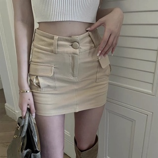 พร้อมส่ง🔥 กระโปรงสั้นย้อนยุคสีครีม เอวสูง เครื่องมือพ็อกเก็ตกระโปรงสะโพกสีทึบ กระโปรงตรงรัดรูปเซ็กซี่