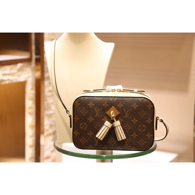 หลุยส์ งานTop vip or pk งานเหมือนเเท้ทุกจุด เกรดดีสุด กลิ่นน้ำหนักเทียบเเท้ อุปกรณ์ครบ