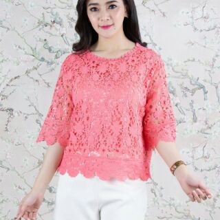 เสื้อลูกไม้สวยๆมาใหม่ๆเลยค้ะภาพถ่ายจากงานขายจริง