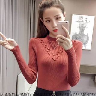 เสื้อไหมพรมแขนยาว คอเต่าระบายเบาๆ ดีเทลดับเบิ้ลวีคลื่น