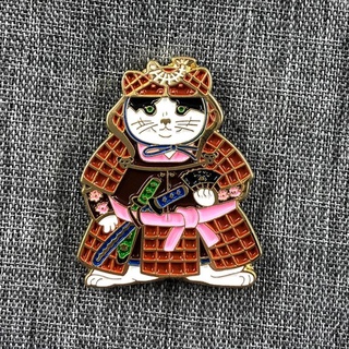 เข็มกลัด / หมุดโลหะ แมวซามูไร Red Shogun Kawaii Samurai Cats 🌋😻🛡 (Hard Enamel Pin)