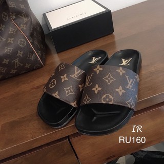 รองเท้าแตะหนัง LV พรีเมี่ยม ด้านในเสริมนวมหนาซับกำมะหยี่ใส่สบายเท้า