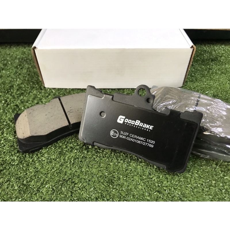 ผ้าเบรค เบรคหน้า 3UZ GoodBrake เกรดเซรามิก 700 องศา
