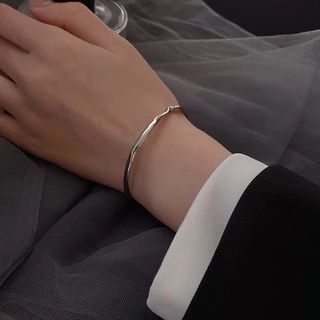 earika.earrings - silver rough bangle กำไลข้อมือเงินปรับขนาดได้ เหมาะสำหรับคนแพ้ง่าย